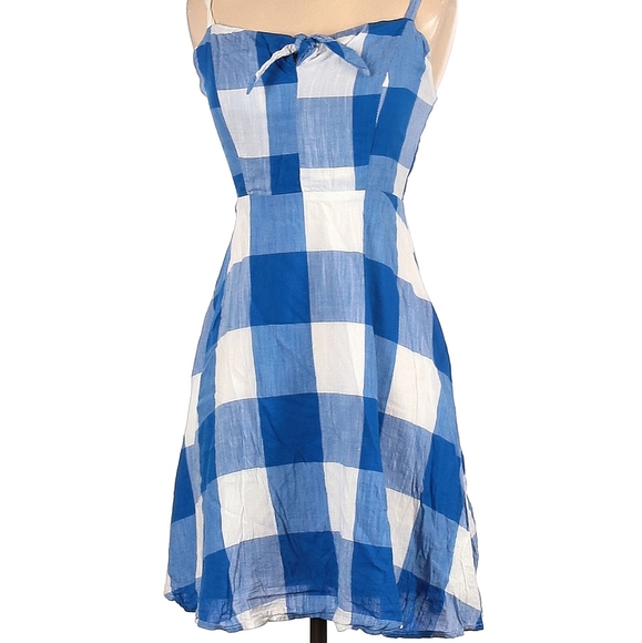 Old Navy Dresses & Skirts - NWT Old Navy XL 16/18 blue/white gingham dress